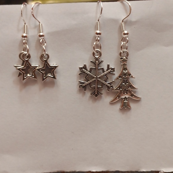 NWT Adorable Stainless Steel Bundle of 3 Holiday Dangling Earrings!! - Picture 3 of 6